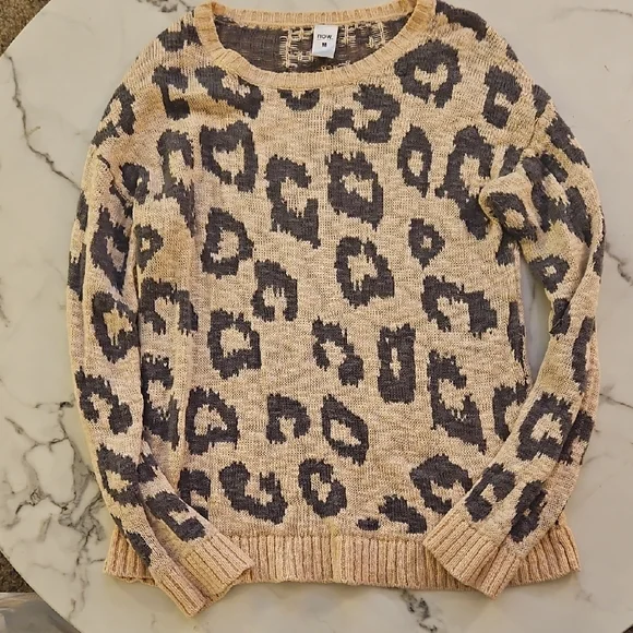 Fox Women's Leopard Print Sweater - Cream and Gray - Picture 1 of 2